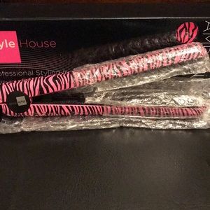 Professional styling iron